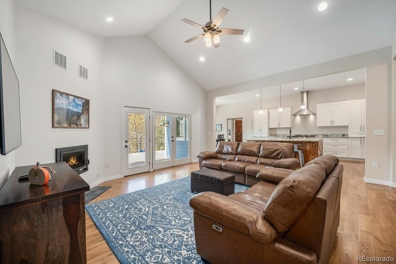 32 Oak Way, Evergreen, CO 80439