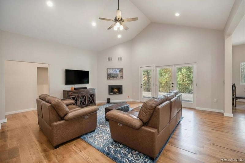 32 Oak Way, Evergreen, CO 80439