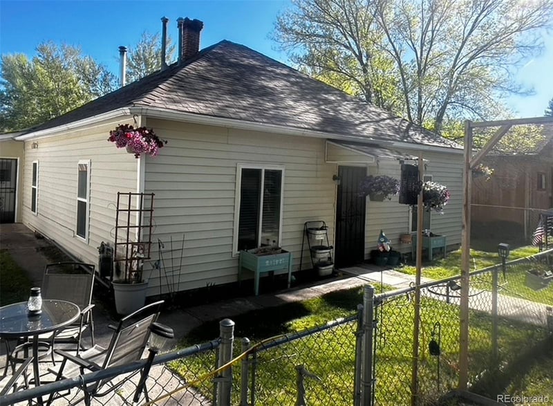 230 San Juan Ave, Saguache, CO 81149