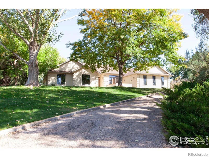 236 Country Club Dr, Sterling, CO 80751