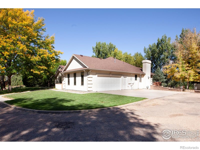 236 Country Club Dr, Sterling, CO 80751