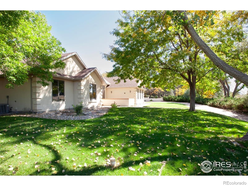 236 Country Club Dr, Sterling, CO 80751