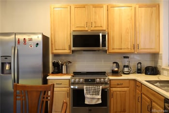 841 Willow Dr, Brighton, CO 80603