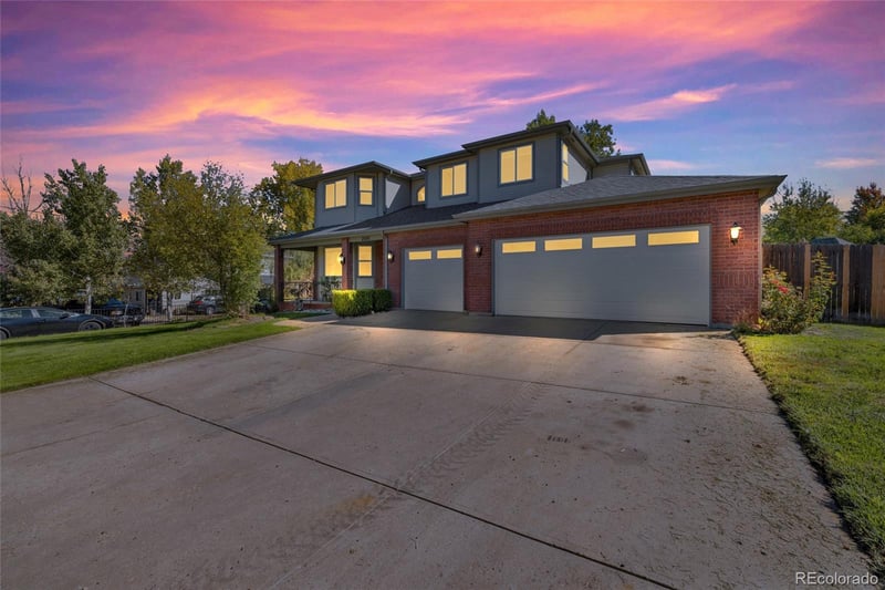 2580 Hoyt St, Lakewood, CO 80215
