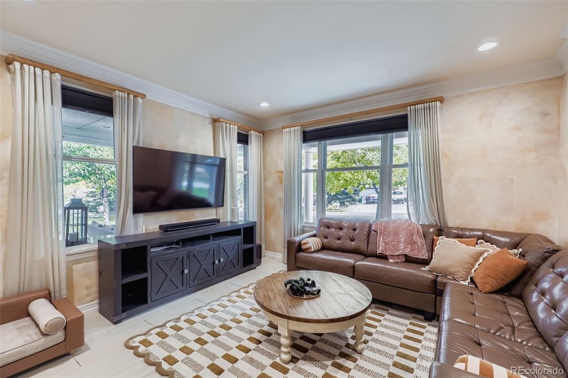 6790 W Crestline Ave, Littleton, CO 80123