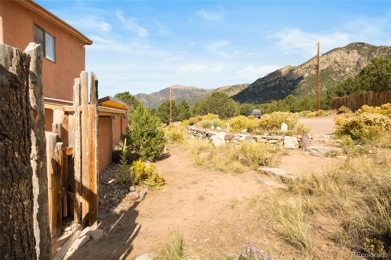 427 S Hemlock St, Crestone, CO 81131