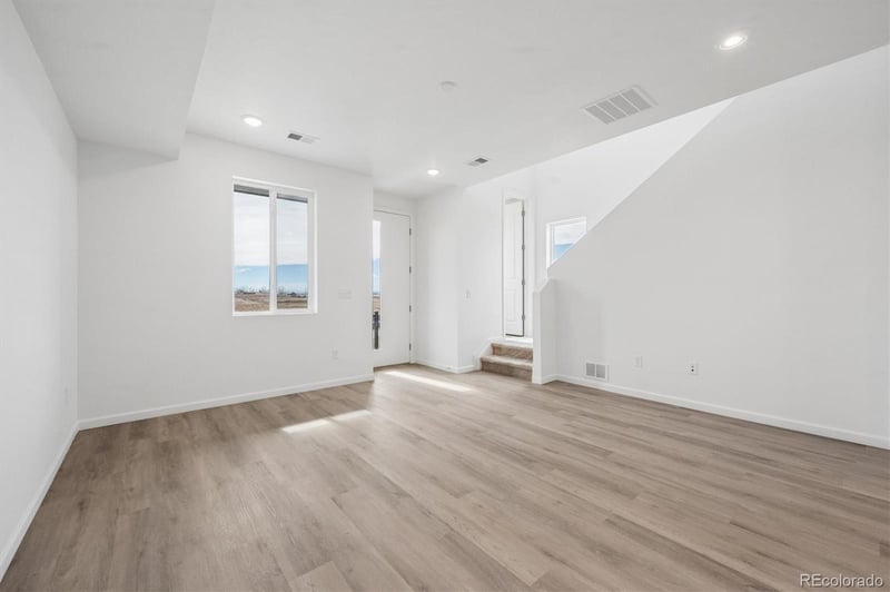 24091 30th Pl, Aurora, CO 80019