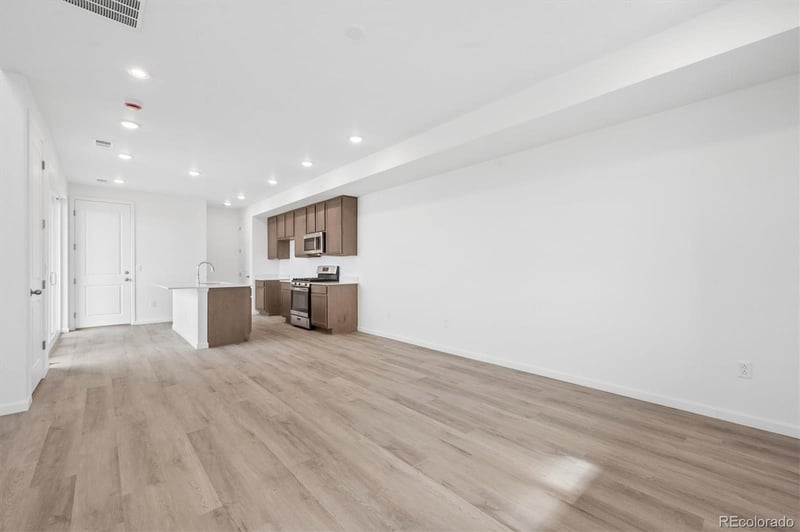 24091 30th Pl, Aurora, CO 80019