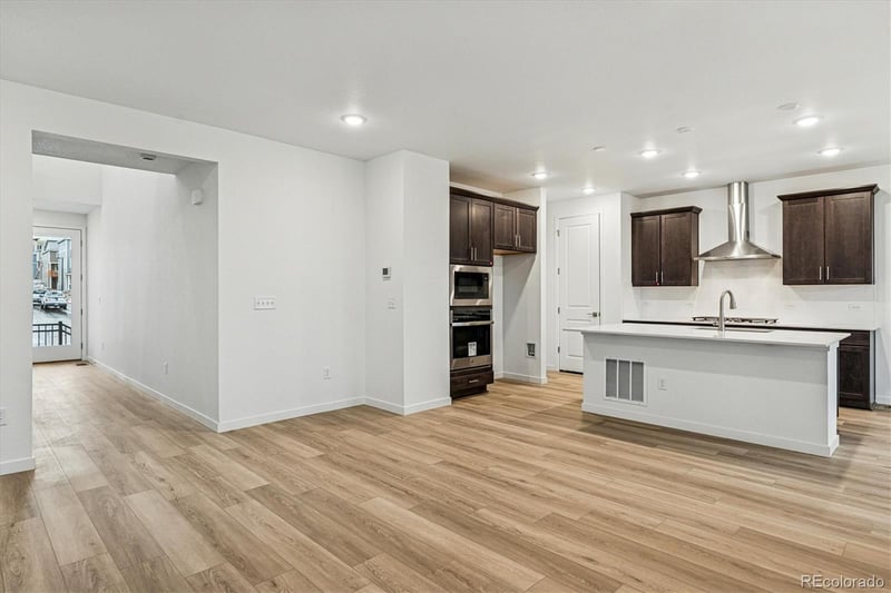 9124 Hayden Peak St, Englewood, CO 80112