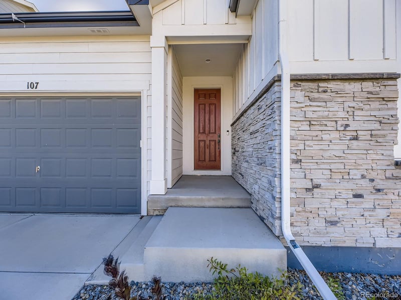 107 Edge Cliff St, Castle Rock, CO 80104