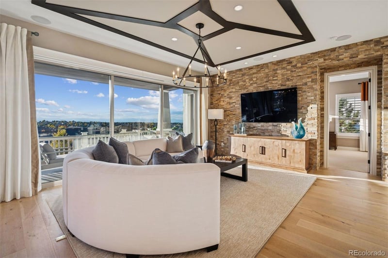 8363 Winnipeg Ct, Aurora, CO 80016