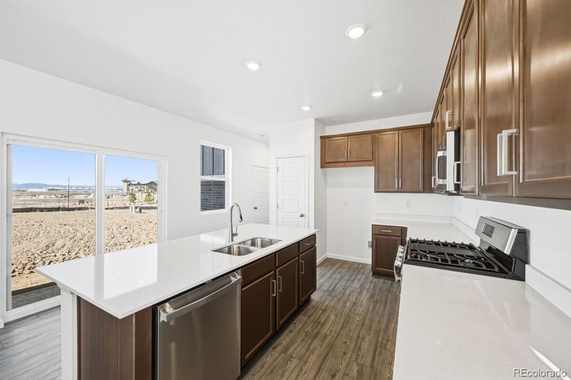 23742 33rd Pl, Aurora, CO 80019