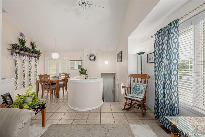 17633 Temple Dr, Aurora, CO 80015