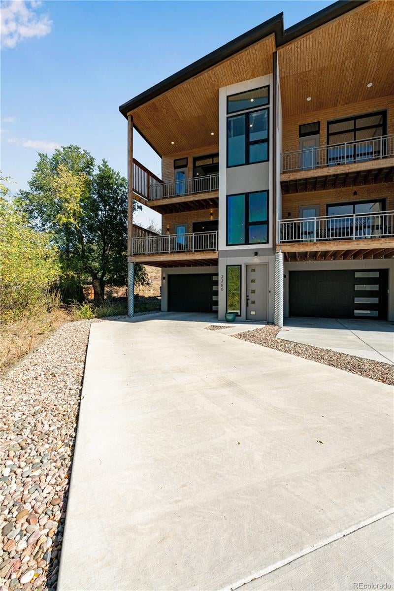 2260 Glenn St, Colorado Springs, CO 80904