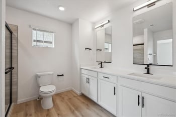 22254 6th Pl, Aurora, CO 80018