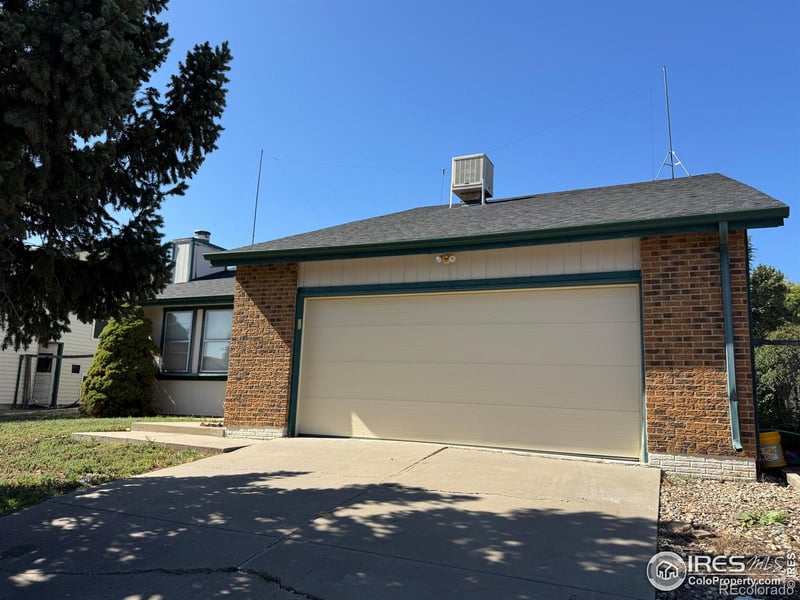 425 6th St, Mead, CO 80542