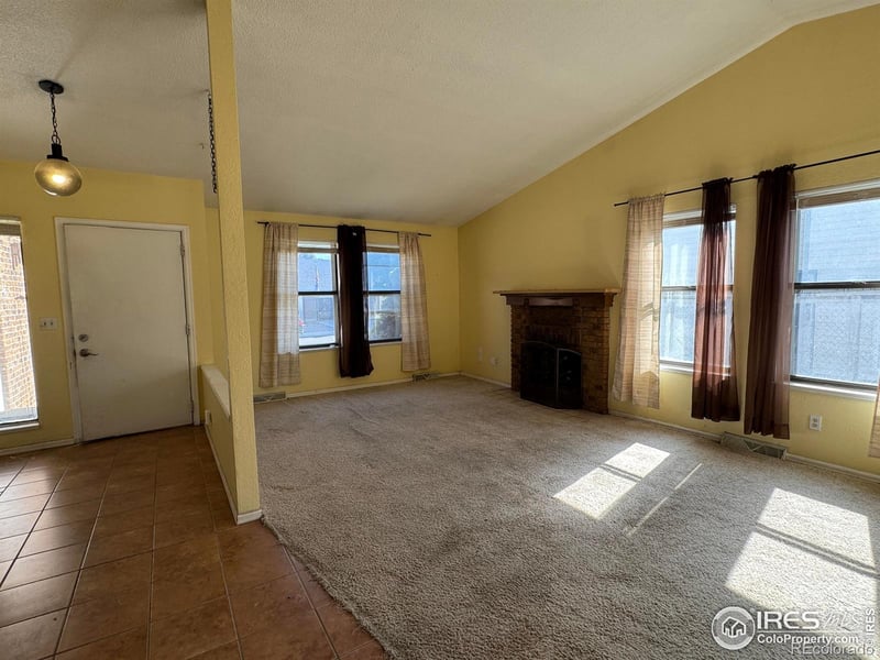 425 6th St, Mead, CO 80542
