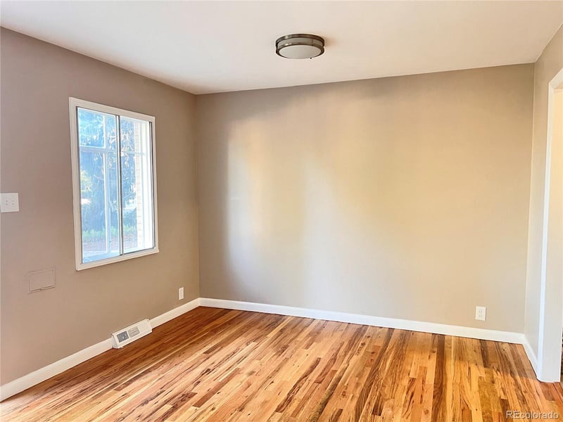 885 Ironton St, Aurora, CO 80010