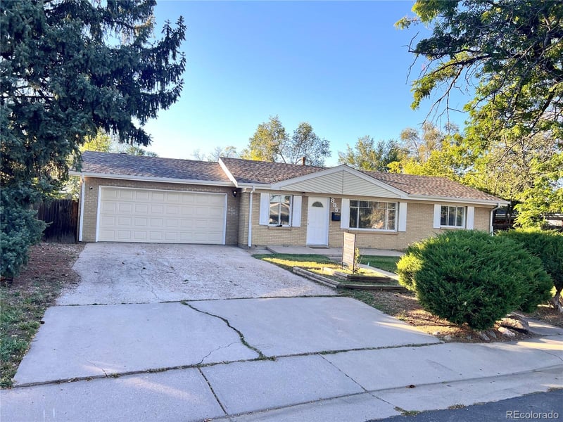 885 Ironton St, Aurora, CO 80010