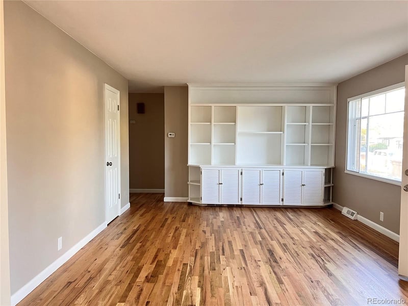 885 Ironton St, Aurora, CO 80010