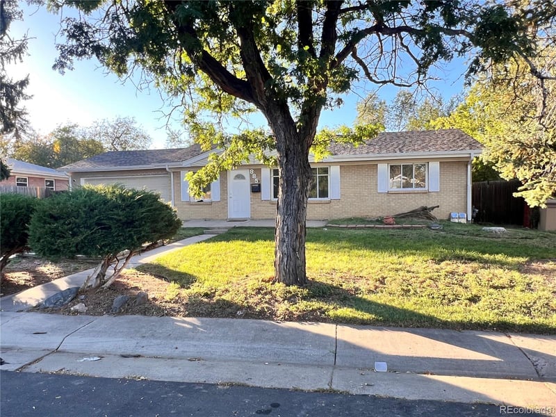 885 Ironton St, Aurora, CO 80010