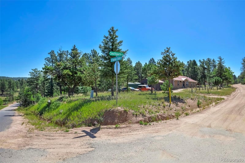 44 Southpark Rd, Florissant, CO 80816