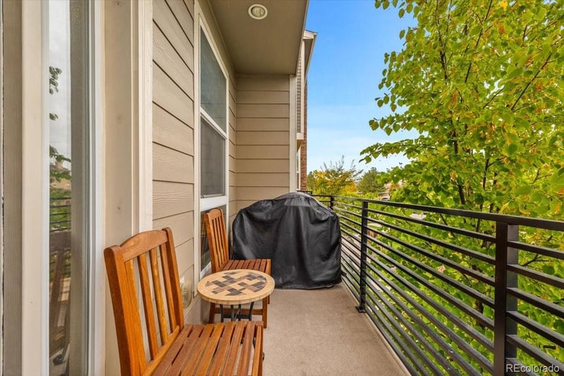 15882 Broncos Pl, Englewood, CO 80112