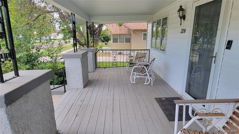 220 E 5th St, Julesburg, CO 80737