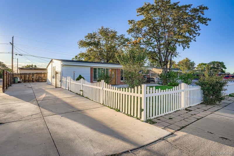 6625 Locust St, Commerce City, CO 80022