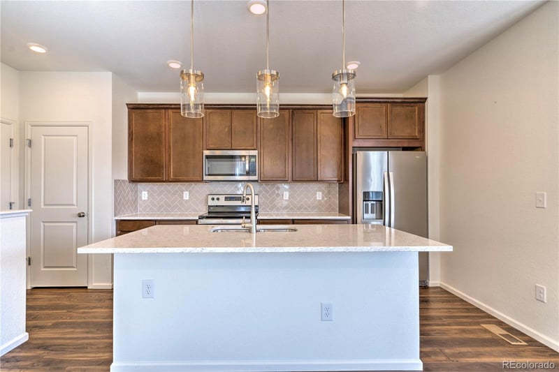 6253 Liverpool St, Aurora, CO 80019