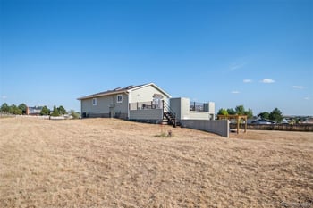 59 S Degaulle St, Aurora, CO 80018