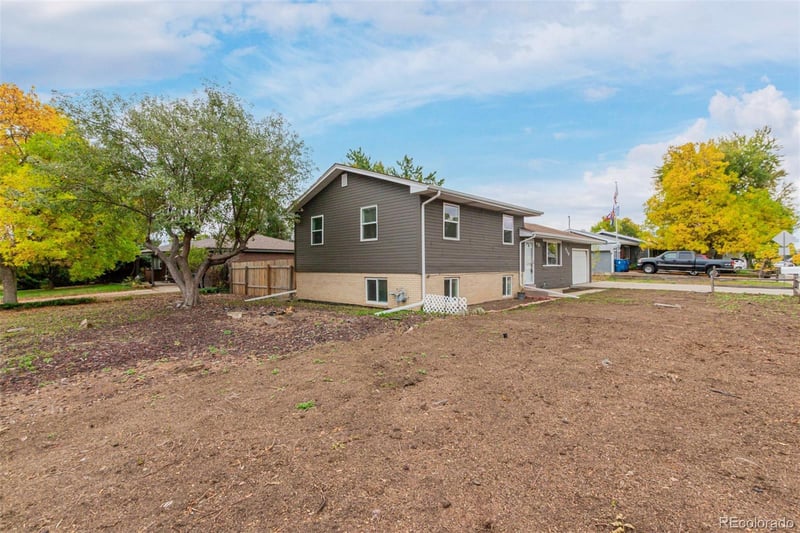 930 Oak St, Lakewood, CO 80215