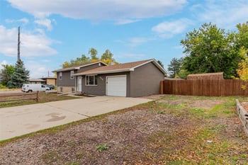 930 Oak St, Lakewood, CO 80215