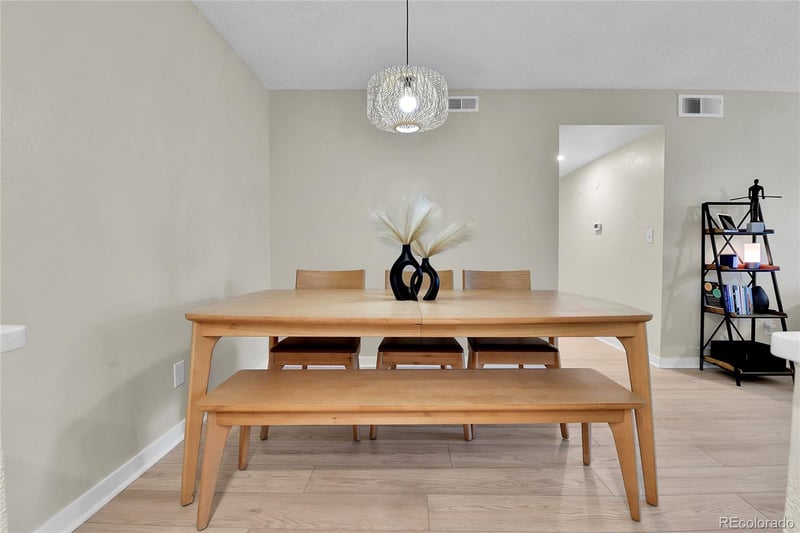 906 Walden St #104, Aurora, CO 80017