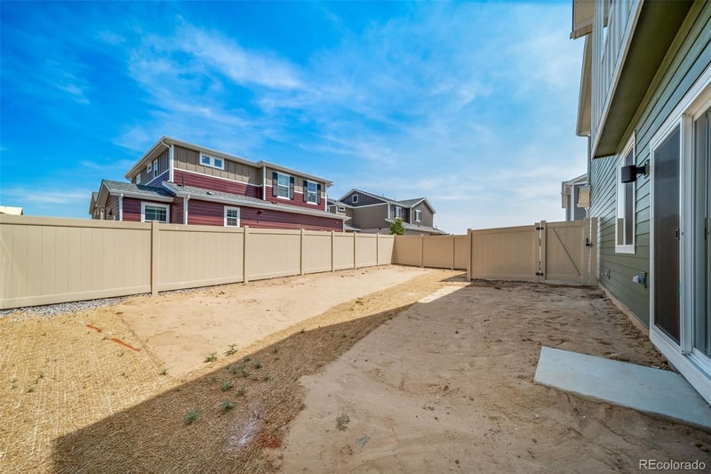 22294 39th Ave, Aurora, CO 80019