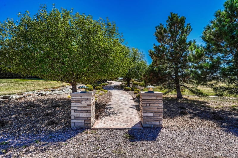 8780 Steeplechase Dr, Franktown, CO 80116