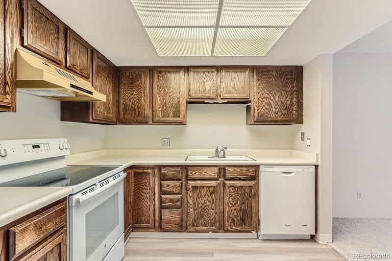 13890 Marina Dr #111, Aurora, CO 80014