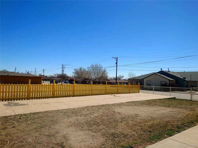 105 Woodward Ave, Keenesburg, CO 80643