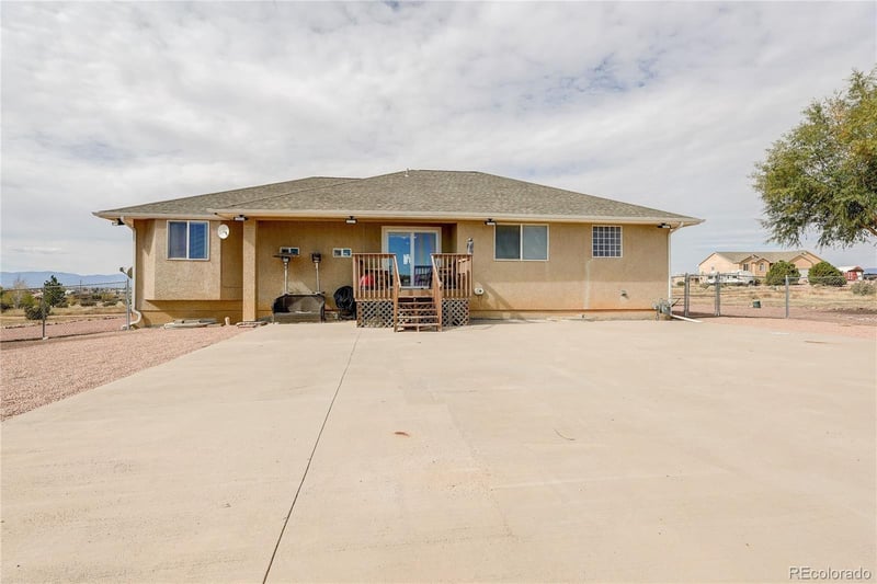 1352 Blue Lake Ln, Pueblo, CO 81007