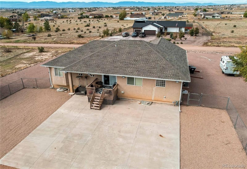 1352 Blue Lake Ln, Pueblo, CO 81007