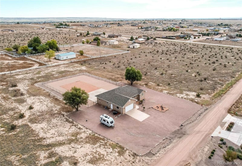1352 Blue Lake Ln, Pueblo, CO 81007