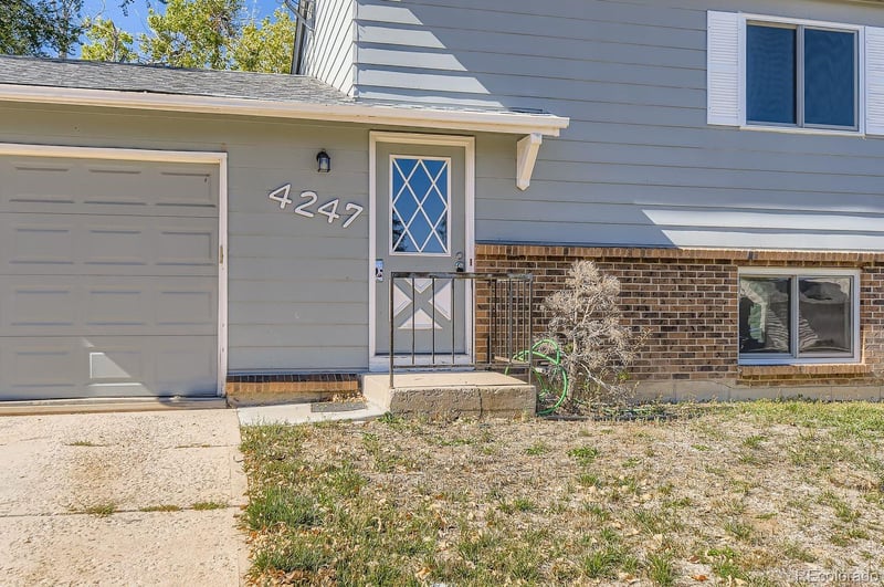 4247 Pitkin St, Aurora, CO 80013