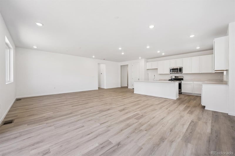 9182 Telluride Ct, Commerce City, CO 80022