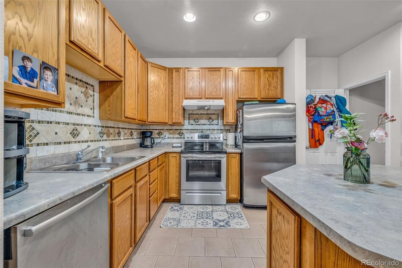 12 Golden Eagle Pw, Brighton, CO 80601