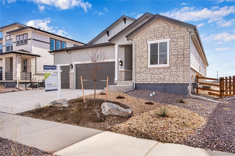 24562 34th Ave, Aurora, CO 80019