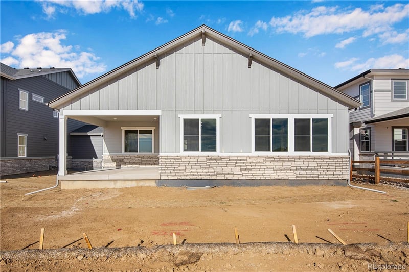 24562 34th Ave, Aurora, CO 80019