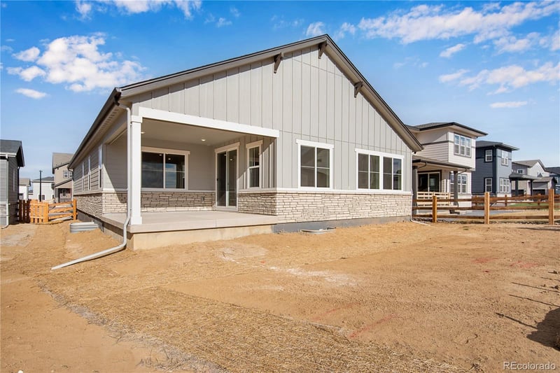 24562 34th Ave, Aurora, CO 80019