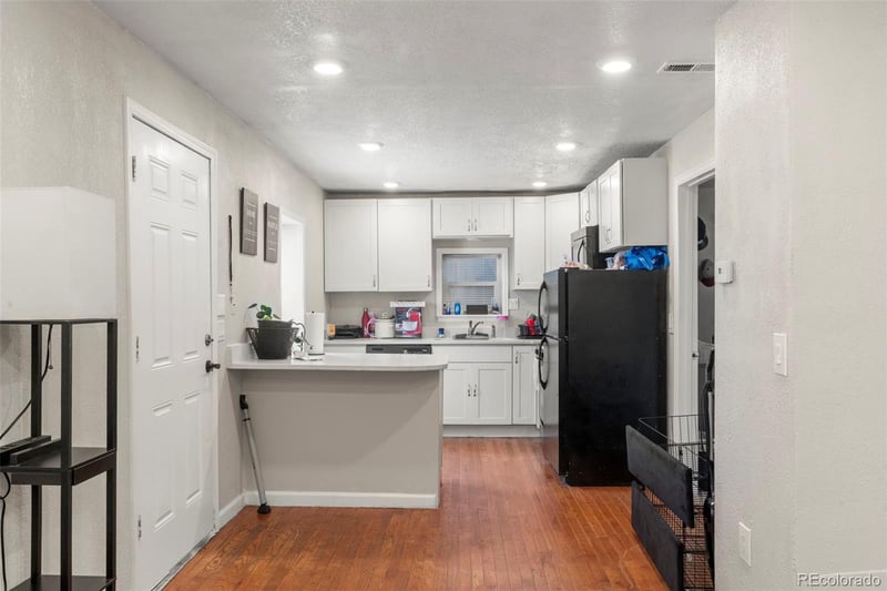 1558 Dallas St, Aurora, CO 80010