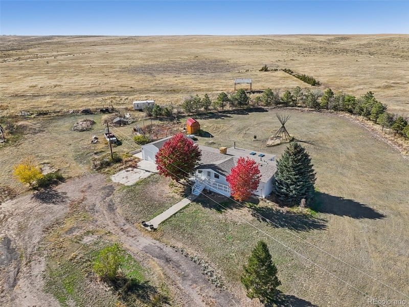 45595 Cottonwood Ln, Deer Trail, CO 80105