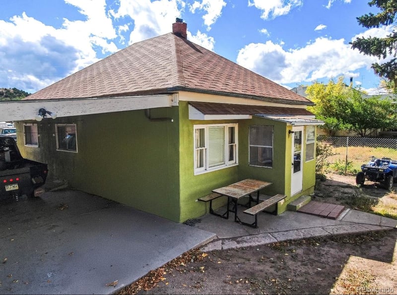 129 E 9th St, Walsenburg, CO 81089